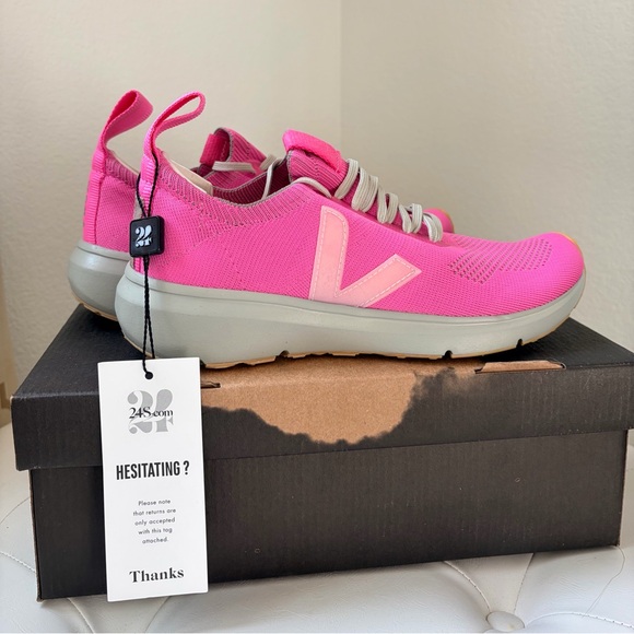 NWT Veja x Rick Owens Knit Sneaker in Pop Pink - Picture 2 of 6